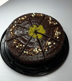 کیک خیس با روی گاناش